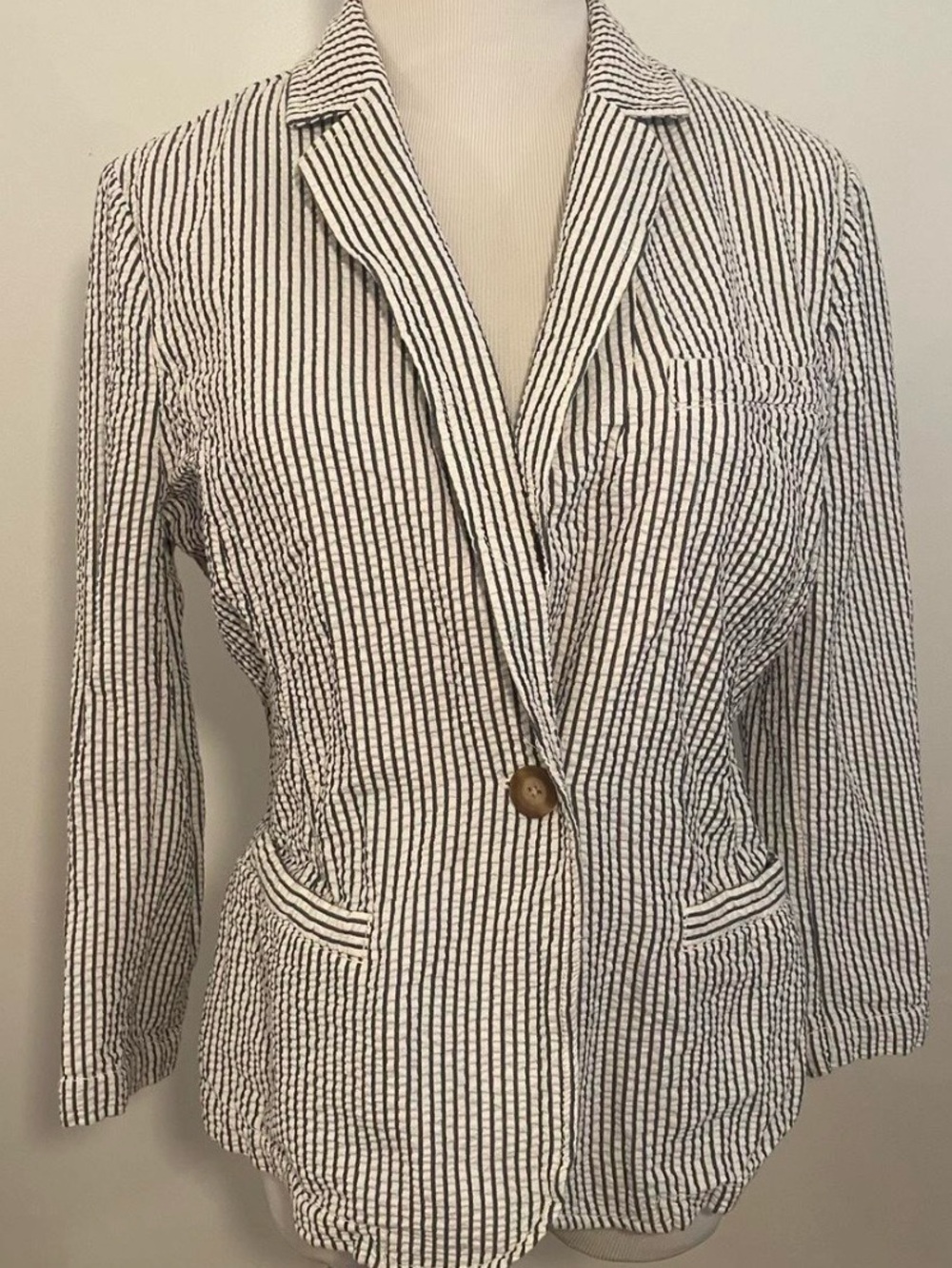 Lands' End Navy and White Striped Seersucker Blazer,  unstructured ,  size 10